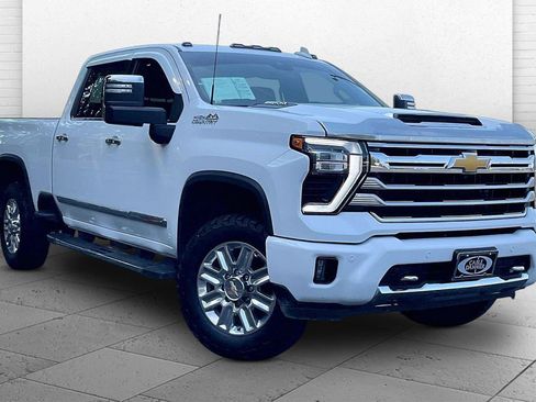 Used 2024 Chevrolet Silverado 2500 High Country AWD/4WD image 1