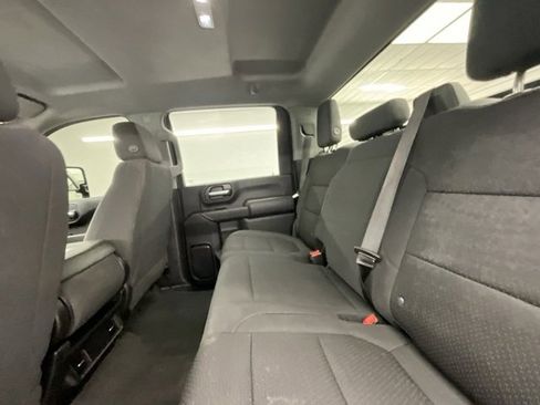 Used 2021 Chevrolet Silverado 2500 Custom w/ Custom Value Package image 6