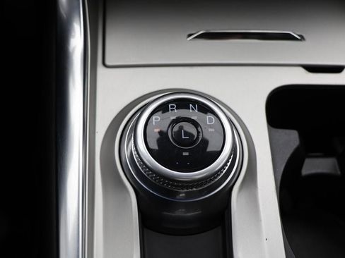 Used 2022 Ford Explorer XLT w/ Equipment Group 202A image 25