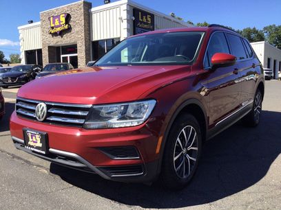 Used 2018 Volkswagen Tiguan SE w/ Panoramic Sunroof Package