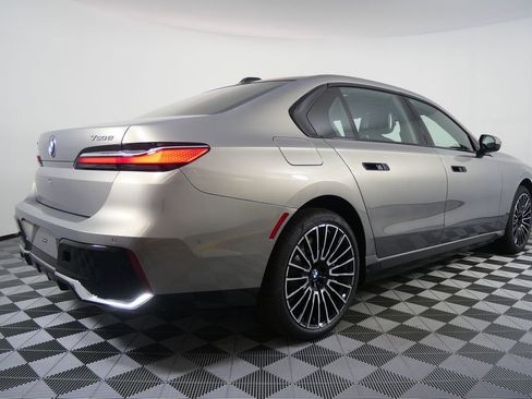 New 2026 BMW 750e xDrive w/ Executive Package image 3