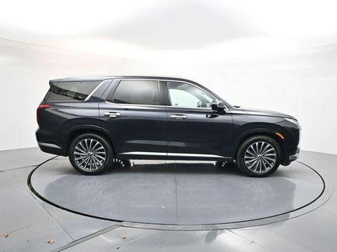 Used 2024 Hyundai Palisade Calligraphy image 8