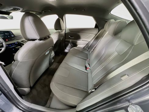 Used 2025 Hyundai Elantra Sport FWD image 22
