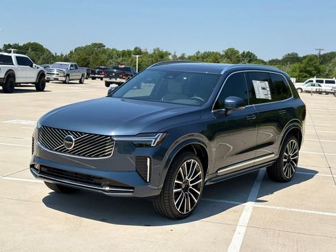 New 2026 Volvo XC90 B6 Plus w/ Protection Package Premier AWD/4WD image 3