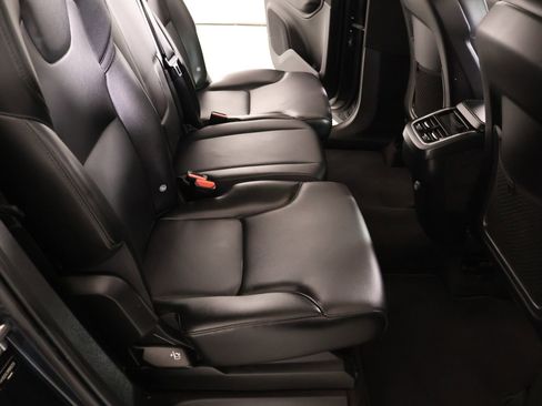 Used 2021 Volvo XC90 T5 Momentum w/ Advanced Package image 16
