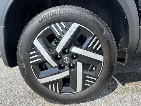Used 2026 Nissan Kicks SV FWD image 18