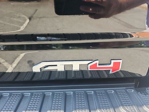 Used 2025 GMC Sierra 2500 AT4 w/ AT4 Premium Plus Package AWD/4WD image 6