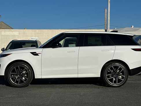 New 2026 Land Rover Range Rover Sport SE image 2