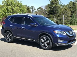 Used 2017 Nissan Rogue SL video 2
