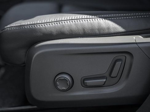 New 2026 Volvo XC40 B5 Plus w/ Protection Package Premier image 38