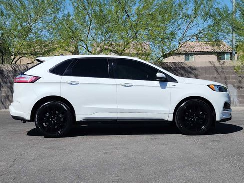 Used 2022 Ford Edge ST-Line w/ Class II Trailer Tow Package AWD/4WD image 9