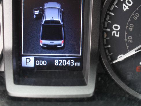 Certified 2018 Toyota Tacoma TRD Off-Road image 32