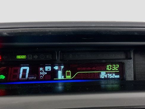 Used 2014 Toyota Prius V Five FWD image 18