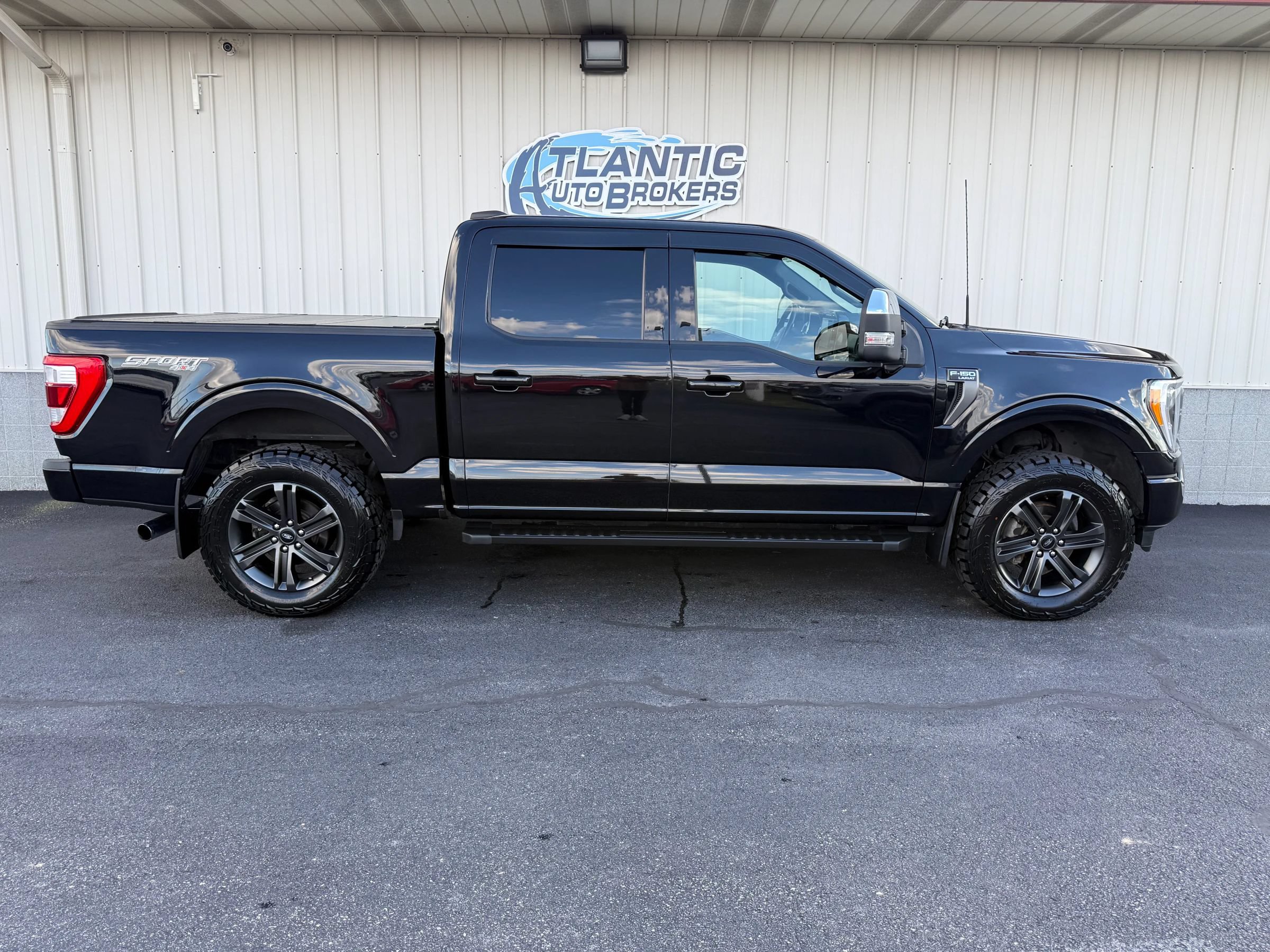 Used 2021 Ford F150 Lariat AWD/4WD image 3