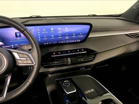 Used 2025 Buick Enclave Preferred FWD image 38