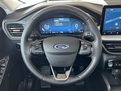 Used 2023 Ford Escape Platinum w/ Premium Technology Package AWD/4WD image 30