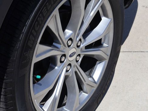 Used 2024 Ford Explorer XLT w/ Equipment Group 202A AWD/4WD image 42