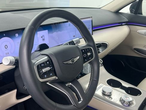 Used 2026 Genesis GV70 2.5T Select image 9