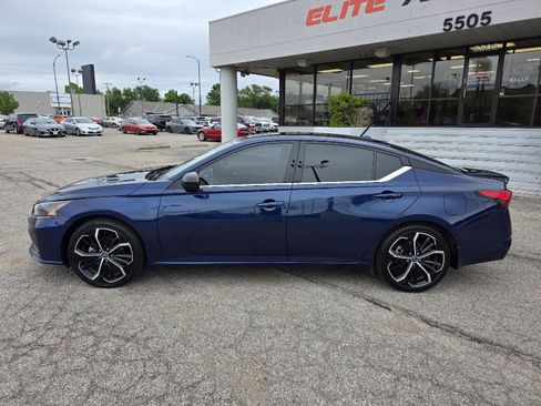 Used 2023 Nissan Altima 2.5 SR FWD image 8