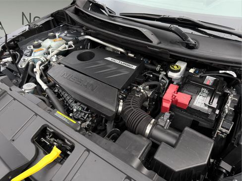Used 2024 Nissan Rogue SV image 23