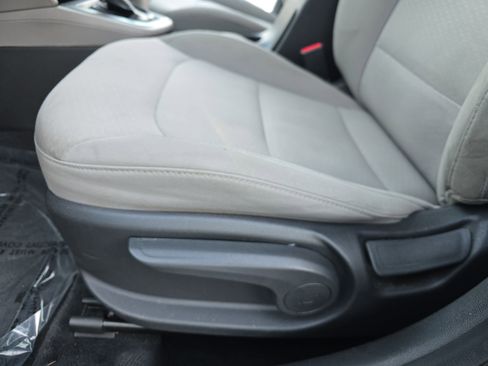 Used 2019 Hyundai Elantra SEL image 28