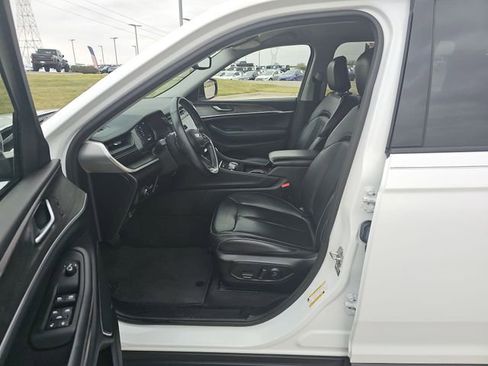 Used 2021 Jeep Grand Cherokee L Limited AWD/4WD image 19