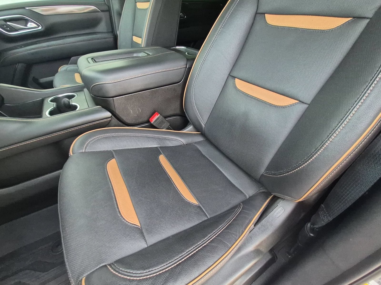 Used 2023 GMC Yukon AT4 w/ LPO, Floor Liner Package AWD/4WD image 24