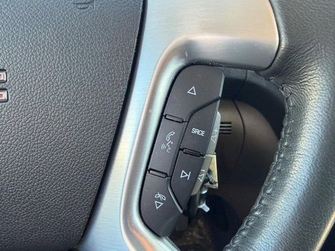 Used 2015 GMC Acadia SLT FWD image 14