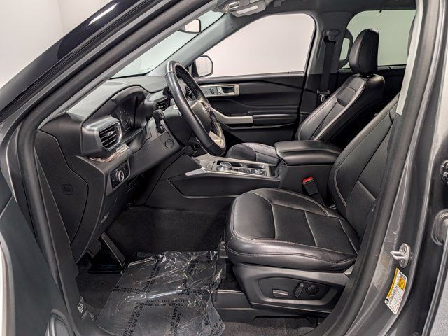 Used 2023 Ford Explorer Limited w/ Equipment Group 301A AWD/4WD image 11