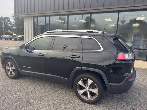Used 2021 Jeep Cherokee Limited w/ Elite Package FWD image 4