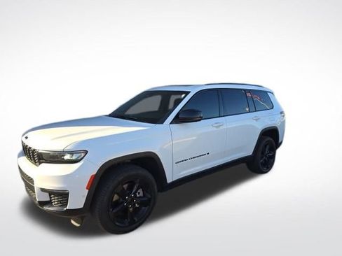 Used 2024 Jeep Grand Cherokee L Limited w/ Luxury Tech Group II image 3