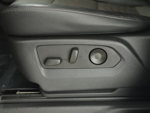 Used 2023 Chevrolet Silverado 1500 ZR2 w/ Technology Package image 19