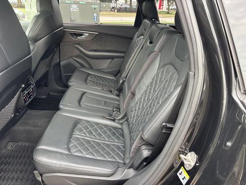 Used 2022 Audi SQ7 Prestige w/ Prestige Package AWD/4WD image 17