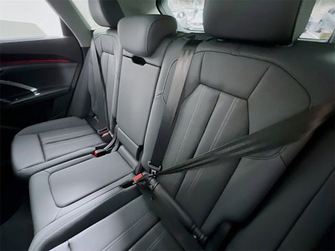 New 2025 Audi Q5 Premium Plus image 22