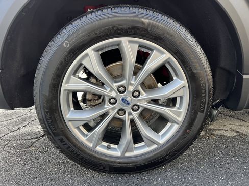 Used 2023 Ford Explorer XLT w/ Equipment Group 202A image 11