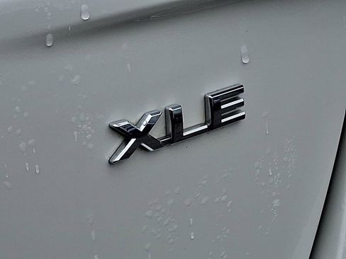 Used 2020 Toyota Prius Prime XLE FWD image 30