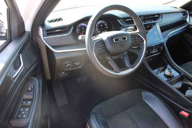 Used 2024 Jeep Grand Cherokee Altitude AWD/4WD image 9