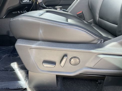 New 2025 Ford Bronco Outer Banks w/ Black Appearance Package image 18