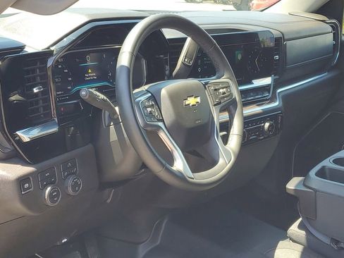 Certified 2025 Chevrolet Silverado 1500 LT AWD/4WD image 8