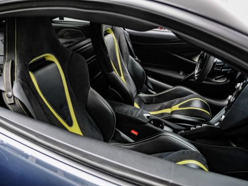 Used 2018 McLaren 720S Performance RWD image 32
