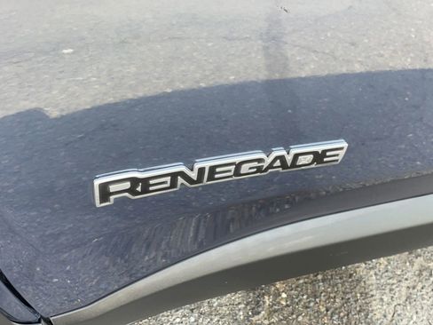 Used 2022 Jeep Renegade Latitude AWD/4WD image 47