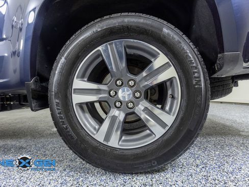 Used 2018 Chevrolet Colorado Z71 w/ Centennial Edition AWD/4WD image 48