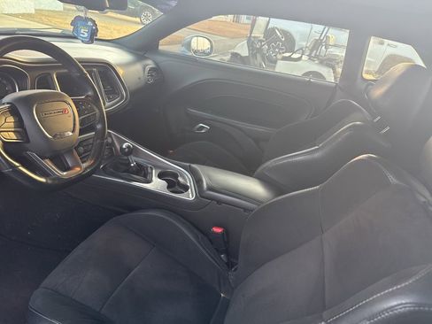 Used 2022 Dodge Challenger R/T w/ Plus Package image 7