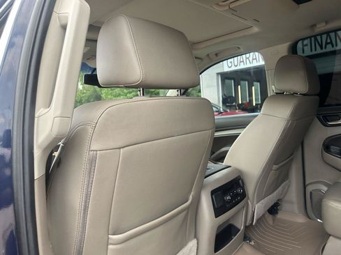 Used 2017 Chevrolet Suburban LT AWD/4WD image 29