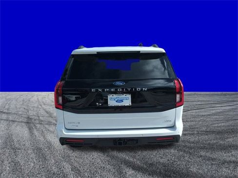 New 2025 Ford Expedition Max Active image 5