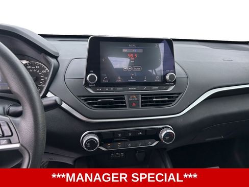 Used 2022 Nissan Altima 2.5 SV FWD image 12