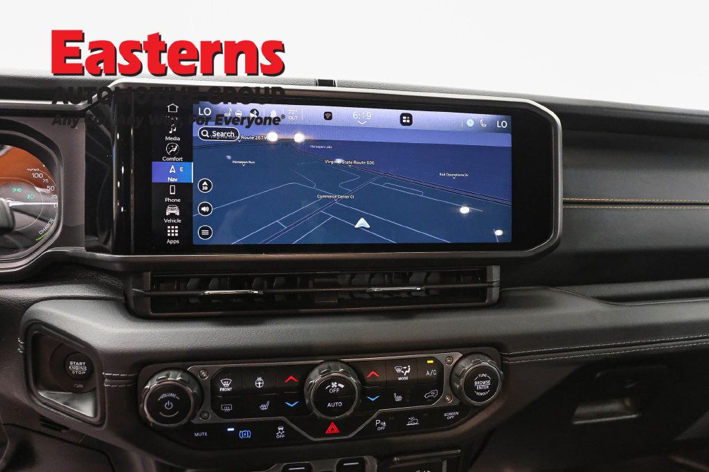 Used 2024 Jeep Wrangler Unlimited Sahara w/ Technology Group AWD/4WD image 14