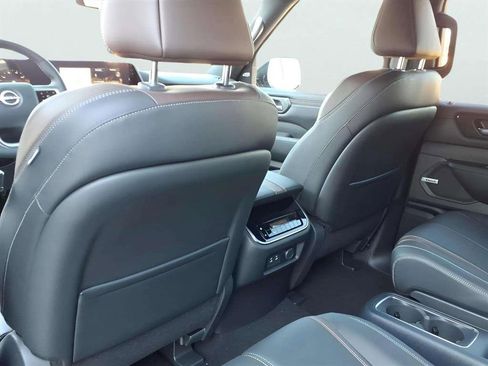 New 2026 Nissan Armada SL w/ Captain's Chari Seat Package image 15