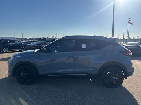 Used 2023 Nissan Kicks SR w/ SR Premium Package image 4