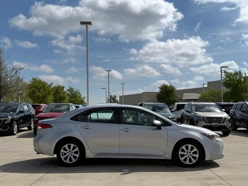 Used 2024 Toyota Corolla LE FWD image 5